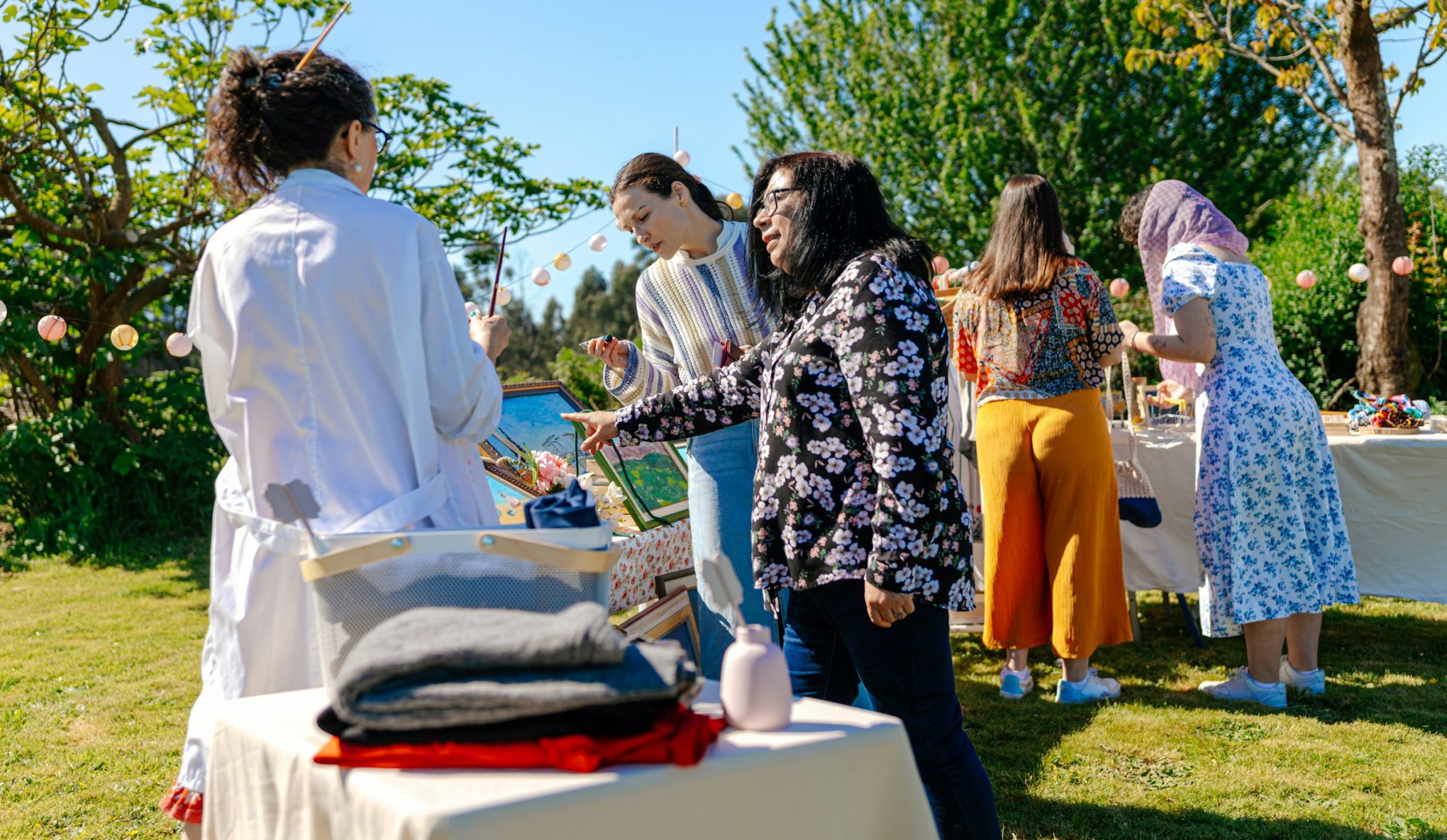 Yard Sale Finder Apps unsplash